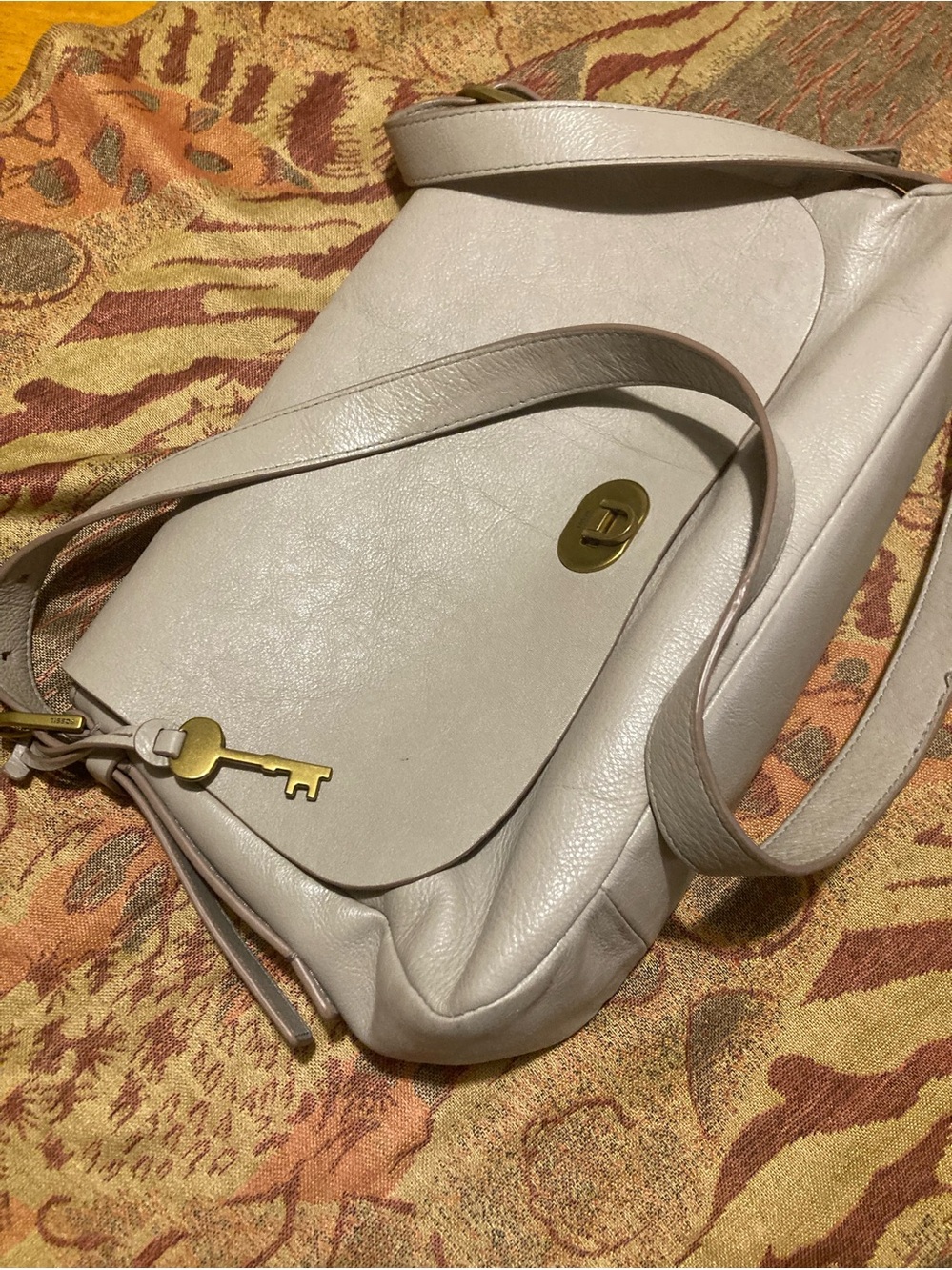Fossil Light Cream Leather Shoulder Bag with Gold Key Charm